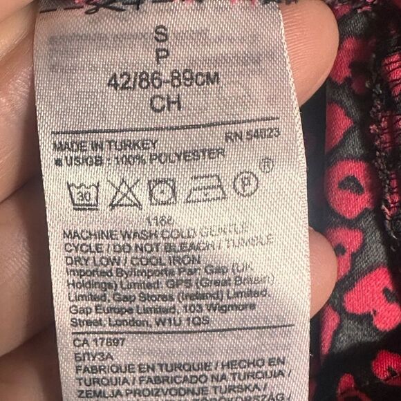 Banana Republic Pleated Volume Sleeve Red and Black Long Sleeve Top Size S ▫️ - Picture 7 of 8